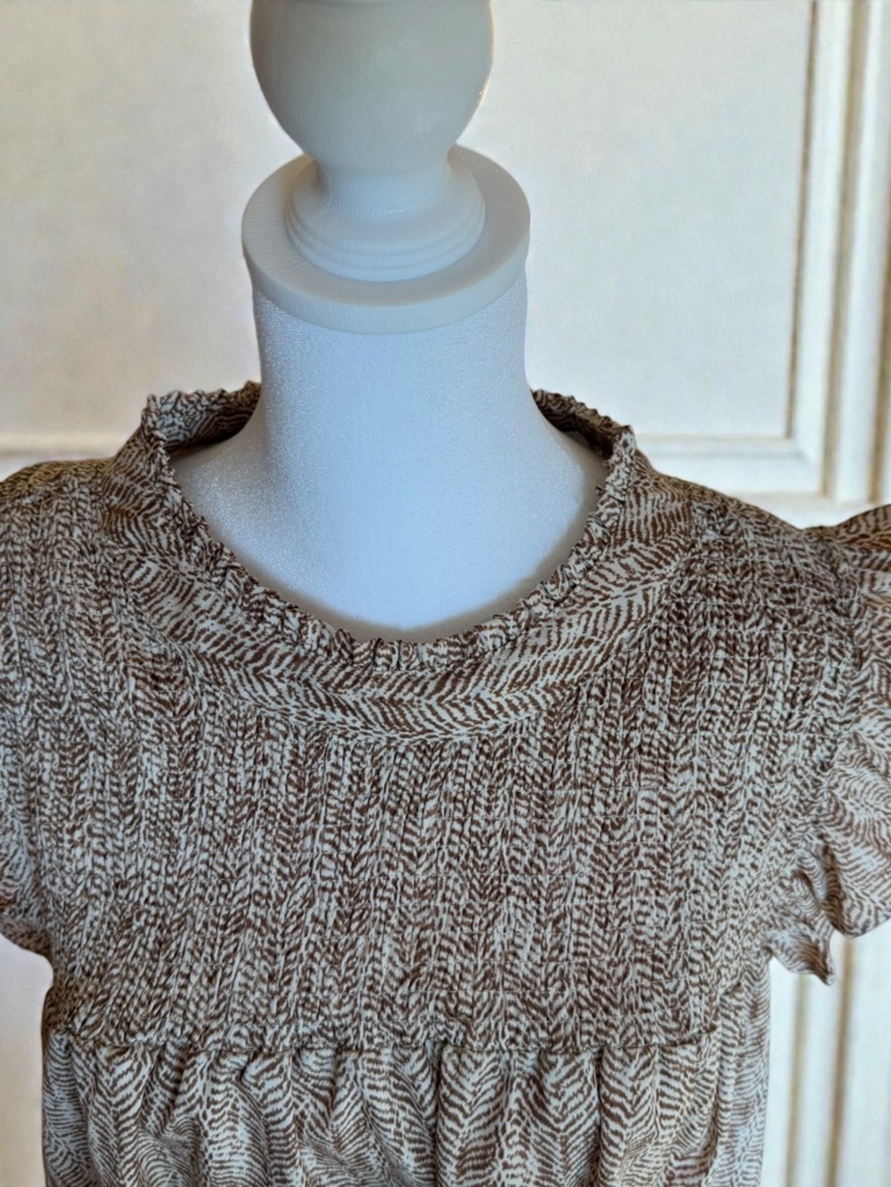 THML Cream and Brown Printed Flutter Sleeve Dress - Picture 4 of 7